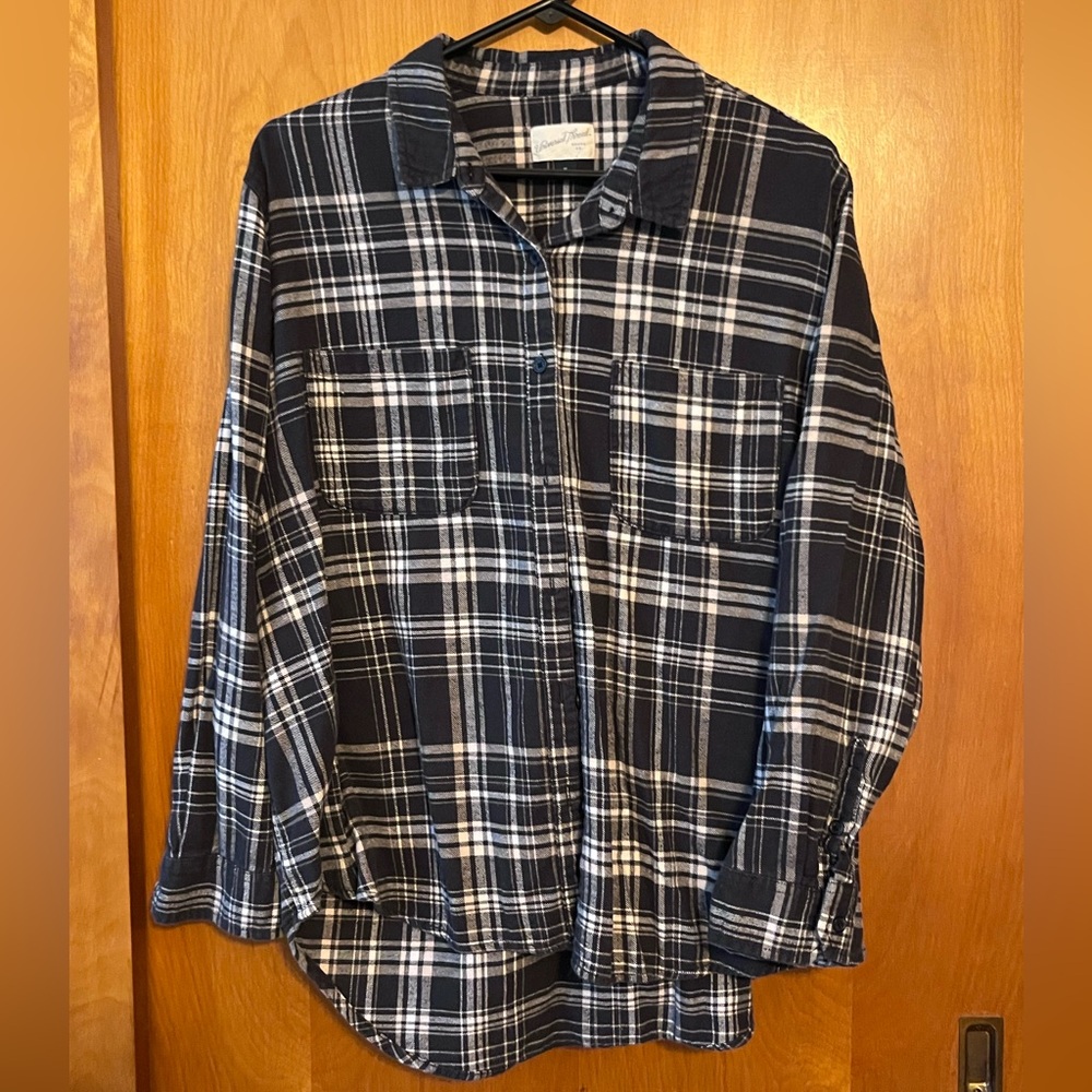 Universal Thread Black and White Casual Button Down Shirt